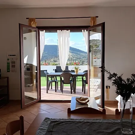 Casa Brocca - Relaxing Veranda Welcomely Prázdninový dům Budoni